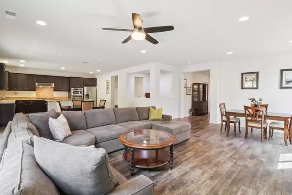 Vista, CA 92083,106 Flores Ln