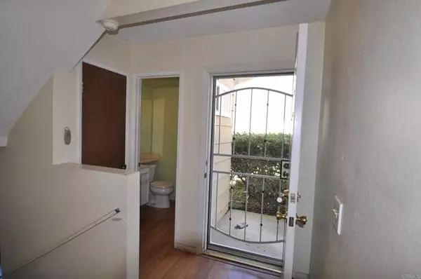 Vista, CA 92084,974 Marlin Drive