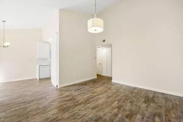 Escondido, CA 92027,1811 E Grand Avenue #162