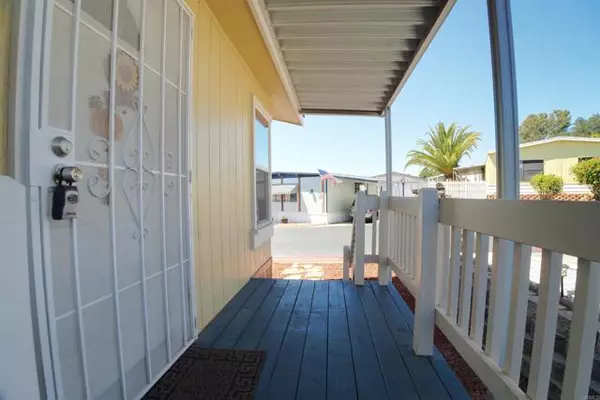 Escondido, CA 92029,1750 Citracado #22