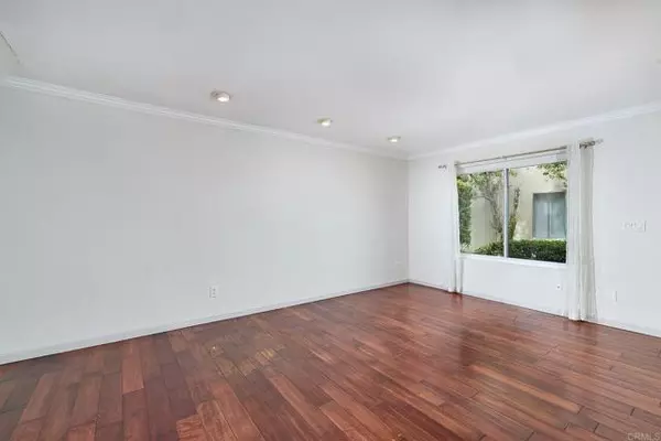 San Diego, CA 92122,7849 Camino Glorita