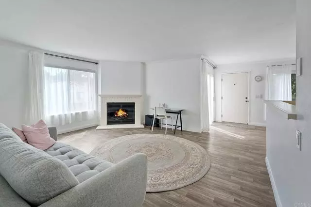 7701 Caminito Leon #201, Carlsbad, CA 92009