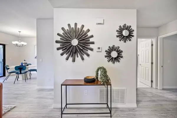 Vista, CA 92081,966 Lupine Hills Dr #66