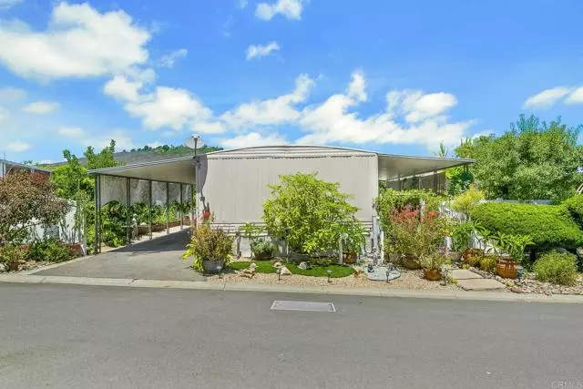 San Marcos, CA 92069,971 Borden Road #SPC 98