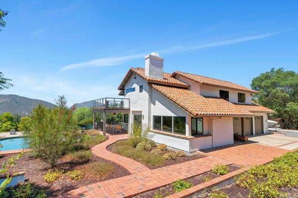 3453 Via Loma Vista, Escondido, CA 92029