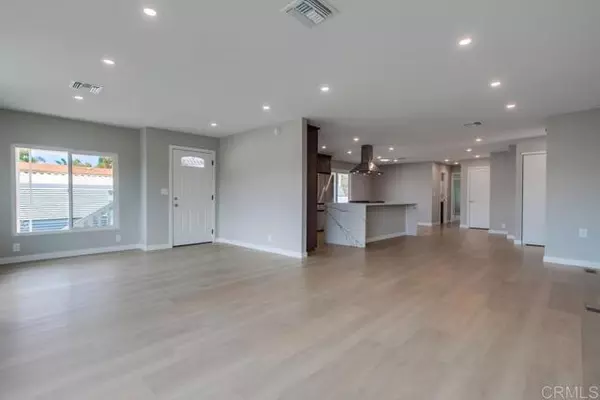 Carlsbad, CA 92011,7320 San Bartolo Street #217