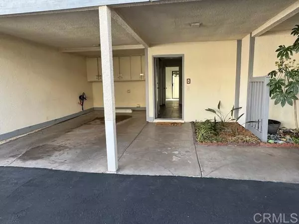 Carlsbad, CA 92009,2388 Altisma Way #10 or K