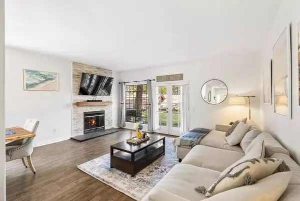 16232 Avenida Venusto #B, San Diego, CA 92128