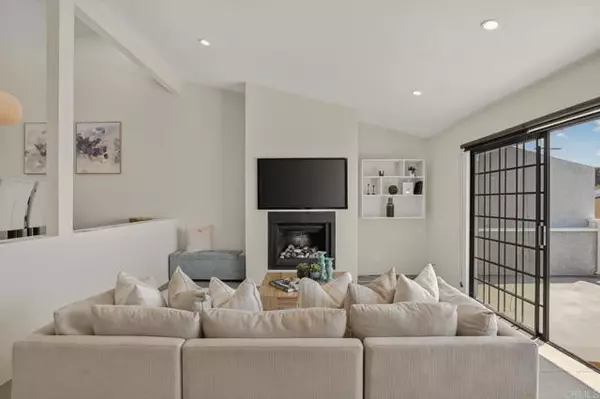 Redondo Beach, CA 90278,2021 Carnegie Lane #Apt 7