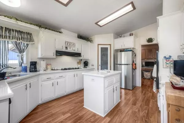 Oceanside, CA 92057,5116 Weymouth Way