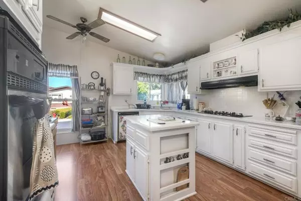 Oceanside, CA 92057,5116 Weymouth Way