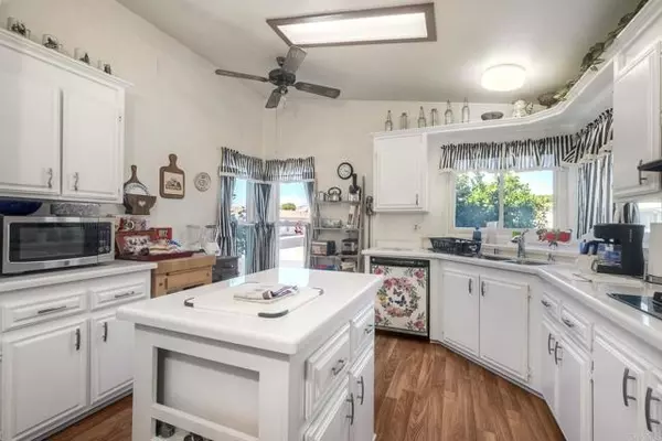 Oceanside, CA 92057,5116 Weymouth Way