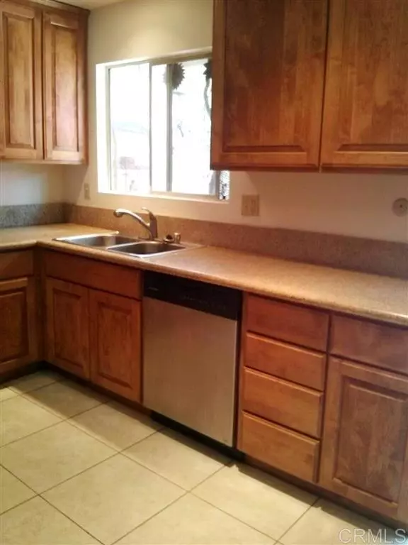 San Diego, CA 92122,7132 Werner St