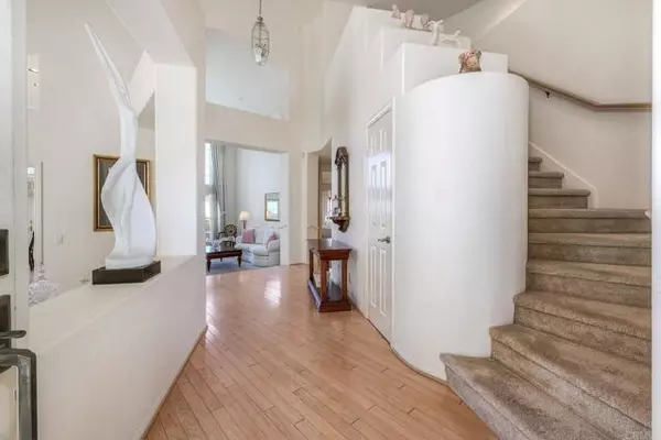 Escondido, CA 92026,2183 Crest View Glen