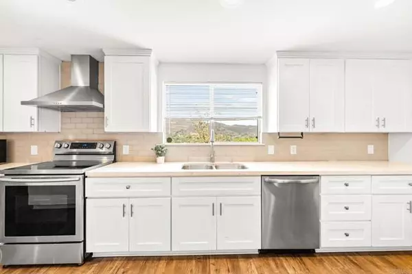 Vista, CA 92084,326 Sunrise Circle