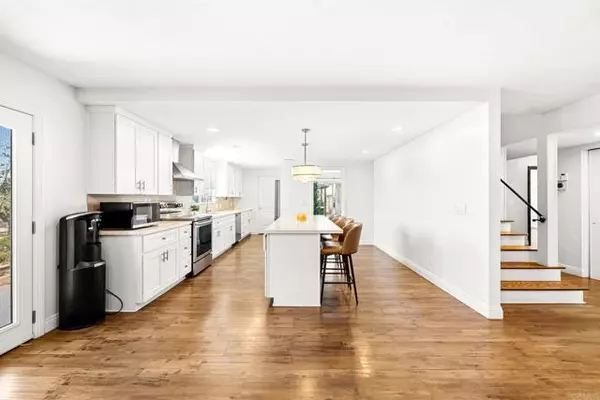 Vista, CA 92084,326 Sunrise Circle