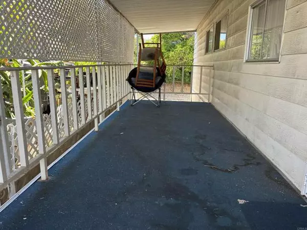 Vista, CA 92083,718 Sycamore Avenue #23