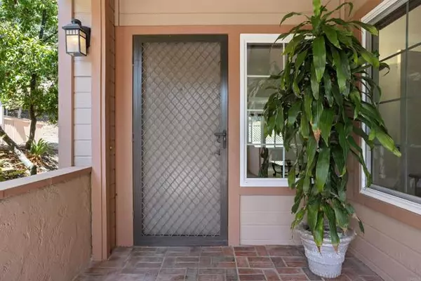 Escondido, CA 92026,322 Mahogany Glen