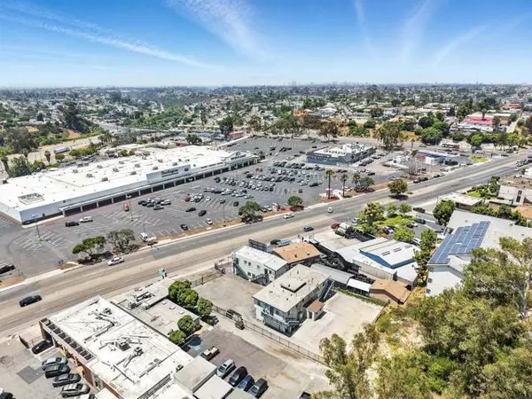 San Diego, CA 92105,5506 E University Avenue