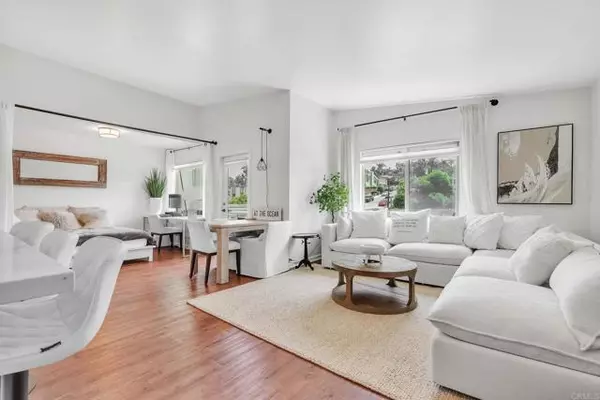 687 S Coast Highway 101 #302, Encinitas, CA 92024