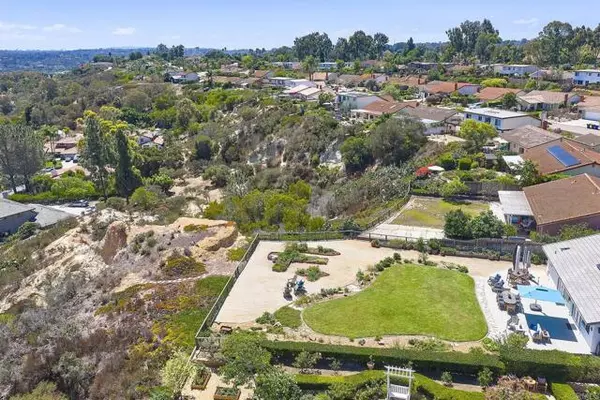 Encinitas, CA 92024,379 Trailview