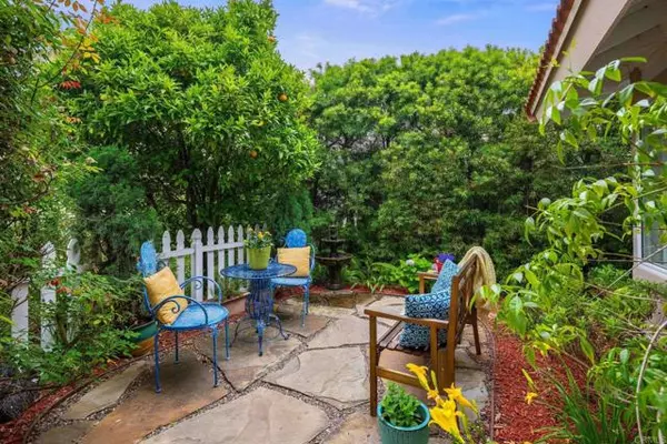 Carlsbad, CA 92009,2702 Jacaranda Avenue