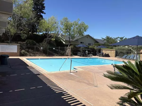 Vista, CA 92081,2012 Cottage way