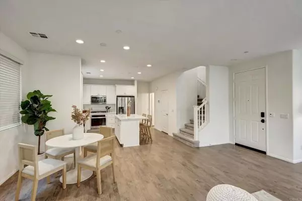 Vista, CA 92083,211 Silver Fir Court