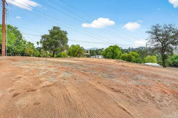 Escondido, CA 92025,2147 Sunset Drive