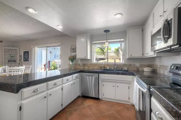 Vista, CA 92084,554 Taylor Street