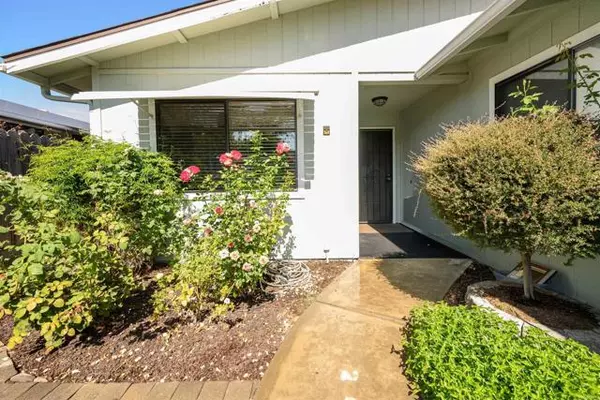 Escondido, CA 92026,1811 Lynx Glen