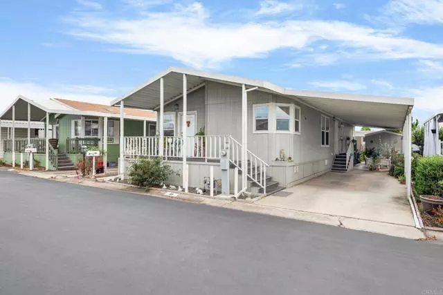 Vista, CA 92084,1010 E Bobier #89