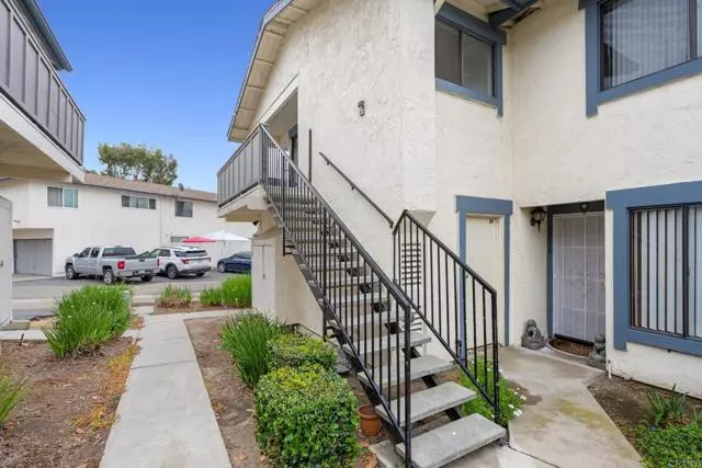 Oceanside, CA 92056,3458 Los Mochis Way