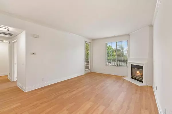 San Diego, CA 92130,12368 Carmel Country Rd #D207