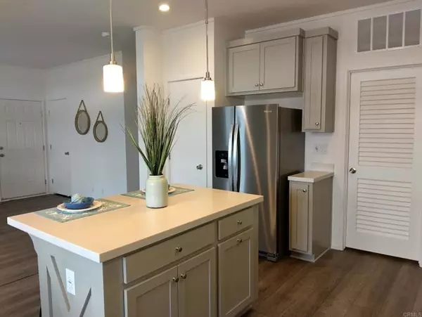 Vista, CA 92083,718 SYCAMORE Avenue #195