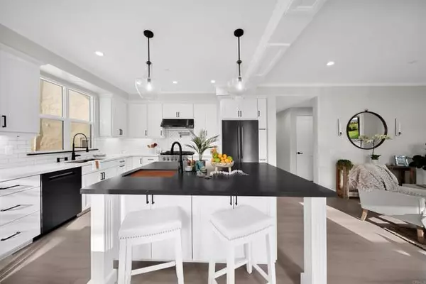 Oceanside, CA 92054,812 N Cleveland Street #1
