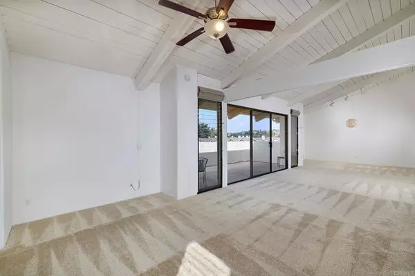 Carlsbad, CA 92009,7512 Viejo Castilla Way #20