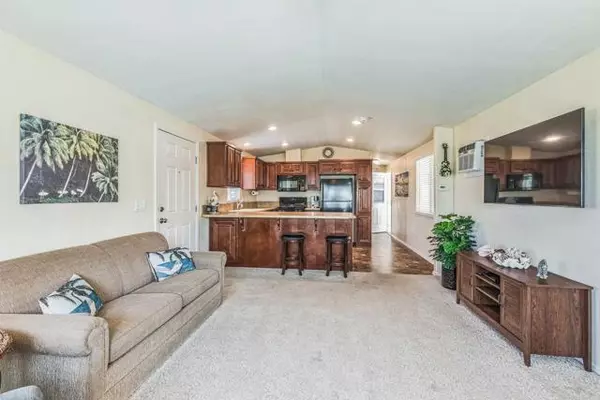 Encinitas, CA 92024,699 N Vulcan Avenue #17