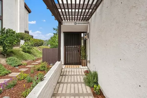 Solana Beach, CA 92075,1047 Santa Helena Park Court