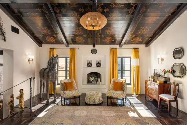 Rancho Santa Fe, CA 92067,6977 Las Colinas