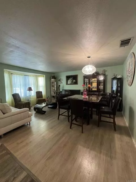 2219 El Toro Circle, Hemet, CA 92545