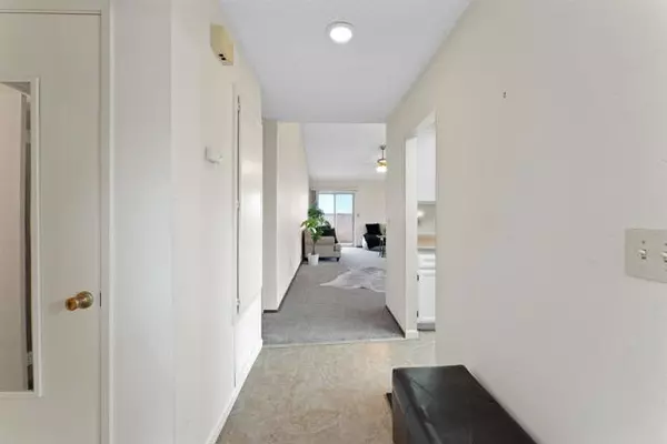 Escondido, CA 92025,472 DEVONSHIRE GLN