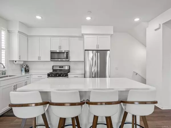 Escondido, CA 92025,2328 Columba