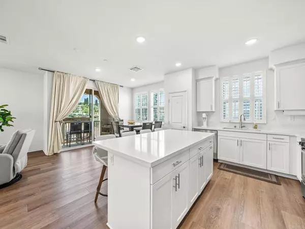 Escondido, CA 92025,2328 Columba