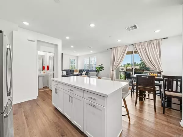 Escondido, CA 92025,2328 Columba