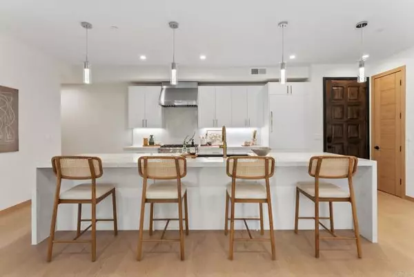 Carlsbad, CA 92008,2670 Roosevelt Street