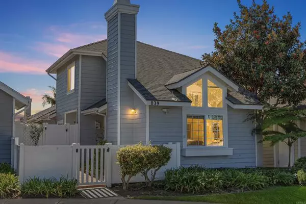 Carlsbad, CA 92011,839 Skysail Ave