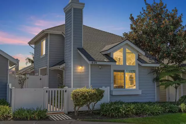Carlsbad, CA 92011,839 Skysail Ave