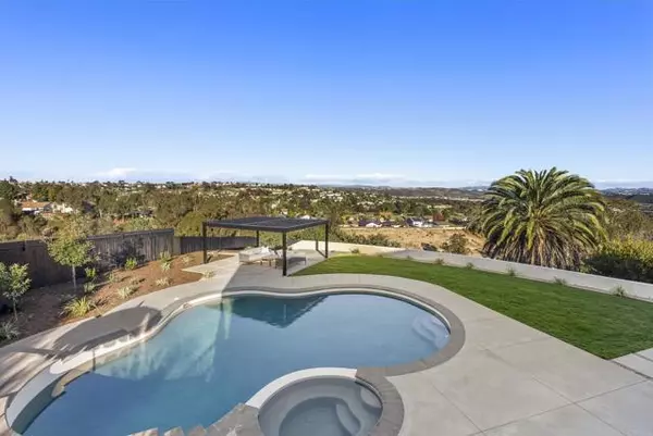 Carlsbad, CA 92008,3920 Holly Brae