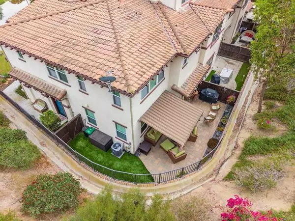 Carlsbad, CA 92009,6901 Tourmaline Place